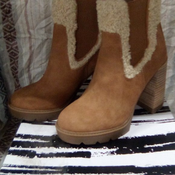 Dolce Vita Dilla Platform Lug Booties Size 5 - Picture 9 of 9